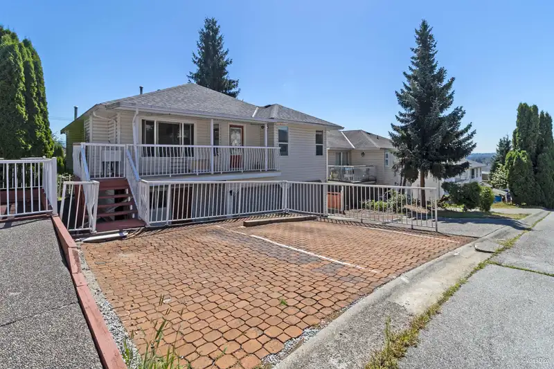1274 JOHNSON STREET - photo 4 of 35