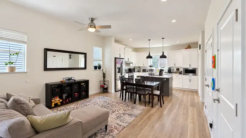 20298 82A AVENUE - photo 3 of 24
