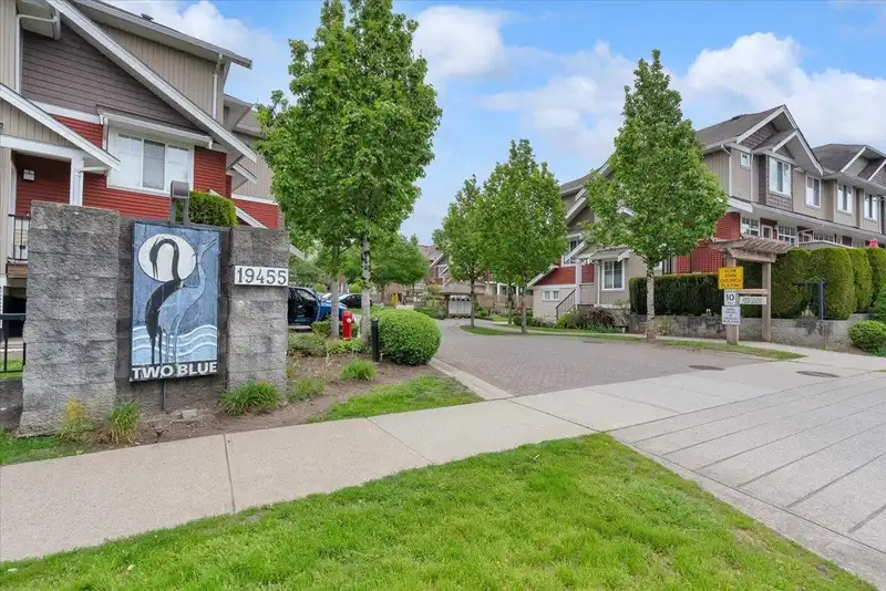 64 19455 65 AVENUE - photo 1 of 40