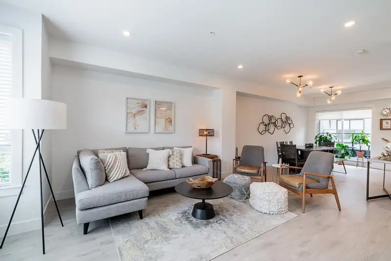 3 19749 55 AVENUE - photo 1 of 40