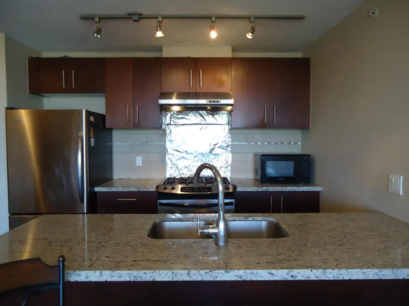 908 8288 LANSDOWNE ROAD - photo 3 of 9