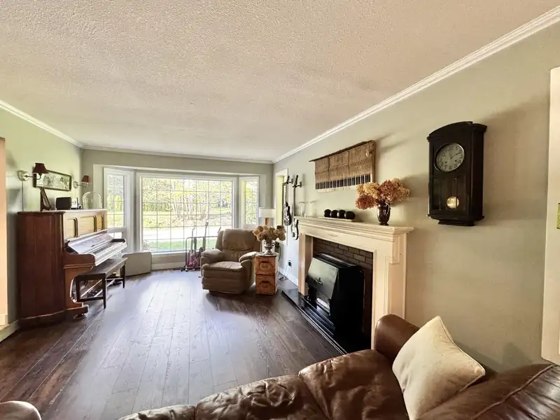52394 YALE ROAD - photo 4 of 40