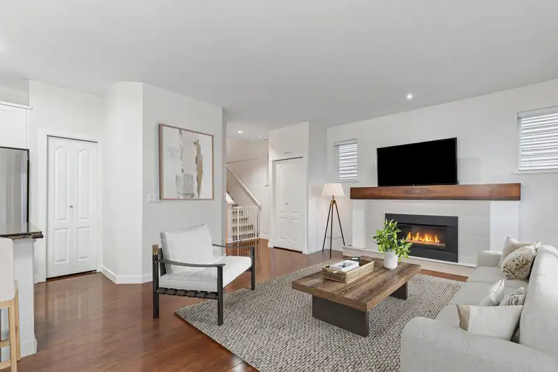 2 312 CASEY STREET - photo 3 of 36