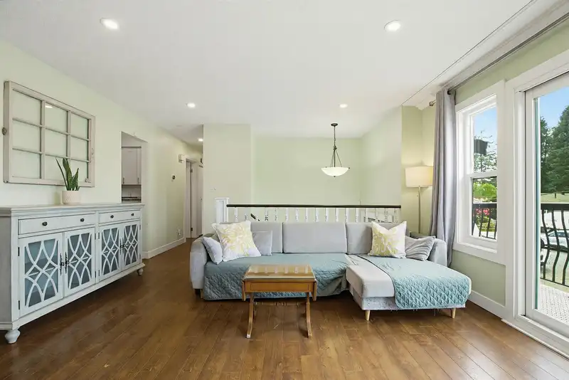 7348 TEREPOCKI CRESCENT - photo 4 of 40