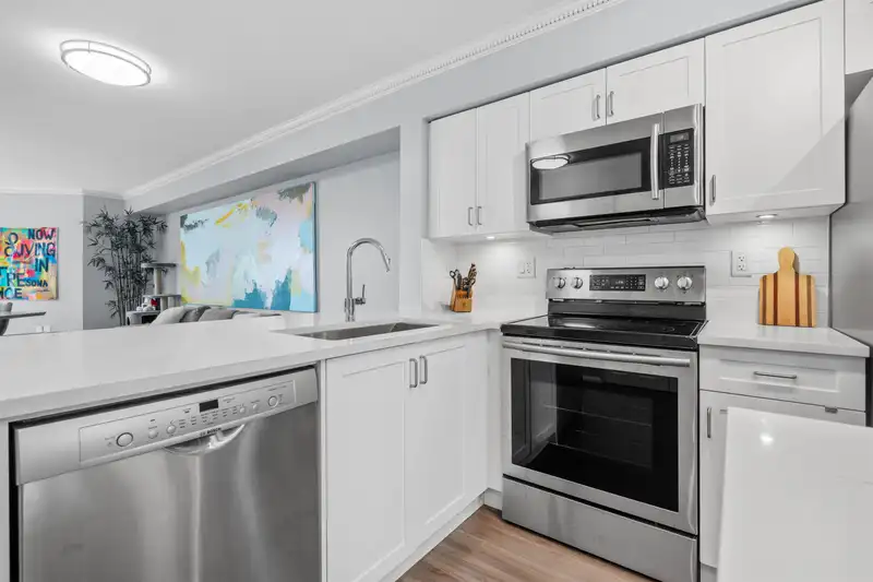 108 15210 PACIFIC AVENUE - photo 3 of 21