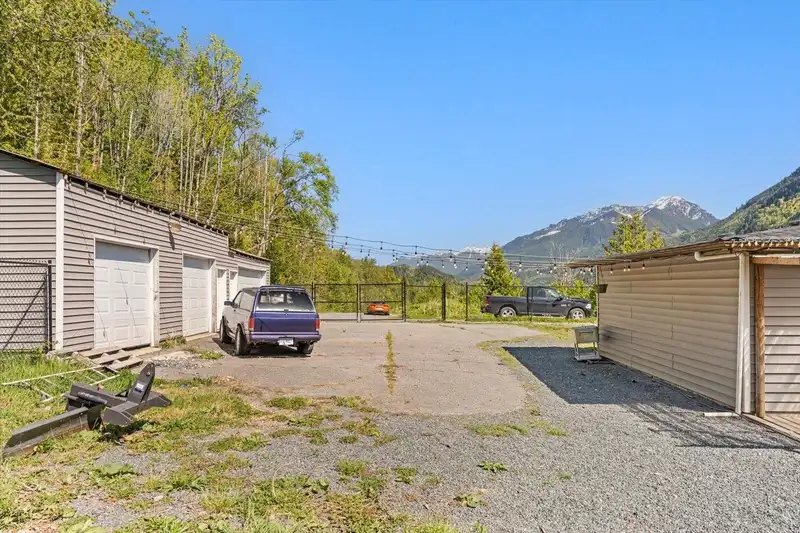 4495 HIRSCHMAN ROAD - photo 3 of 40
