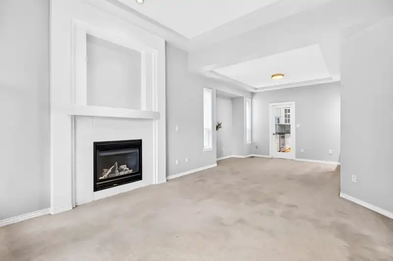 16642 61 AVENUE - photo 2 of 40