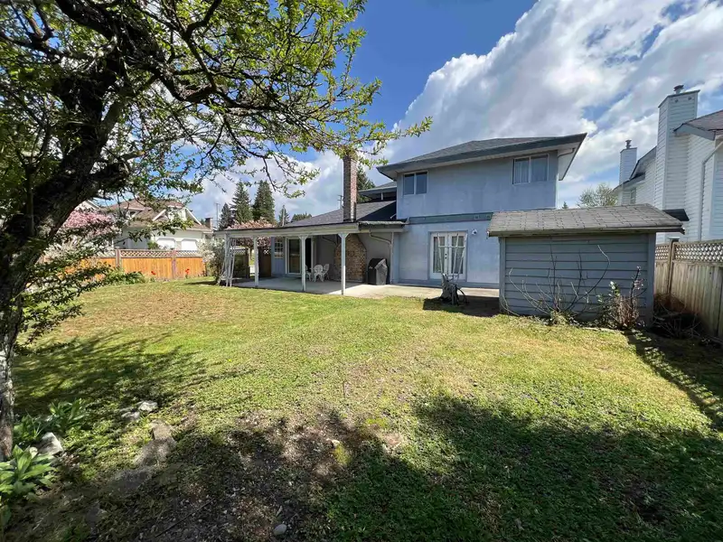 1888 WALNUT CRESCENT - photo 4 of 26