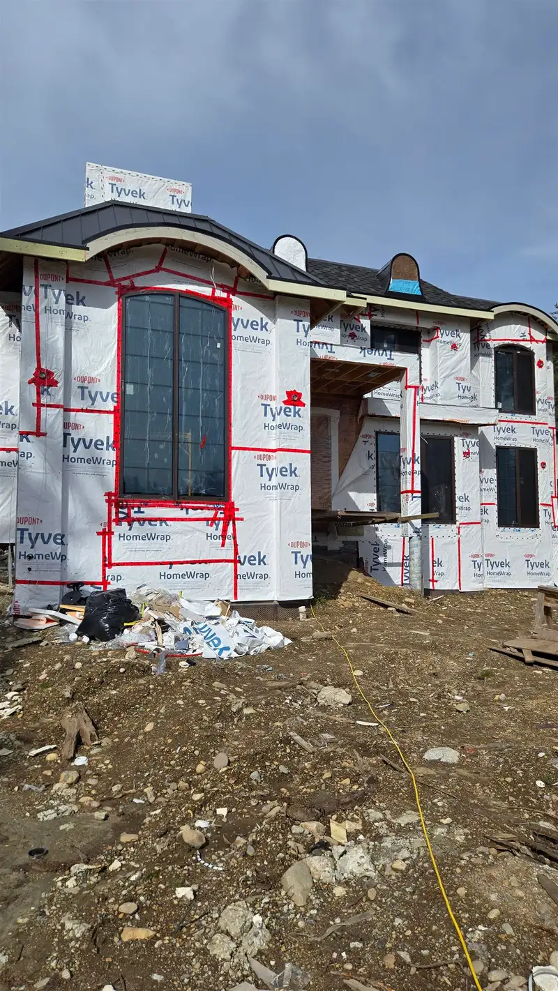 2543 141 STREET - photo 2 of 4