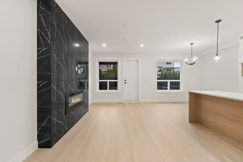 32520 HIGGINBOTTOM COURT - photo 4 of 40