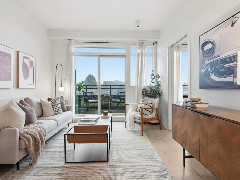 PH6 688 E 17TH AVENUE - photo 1 of 25