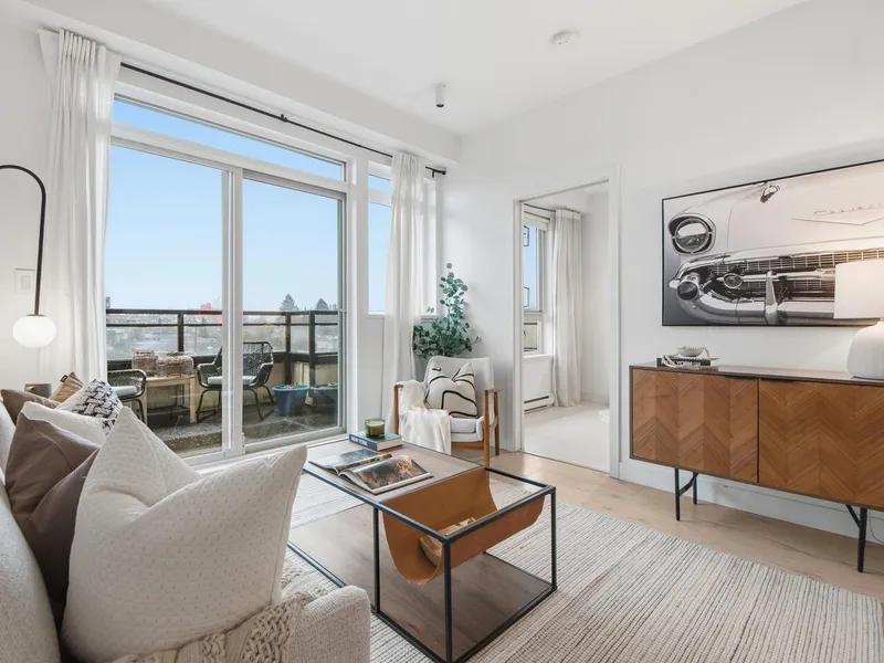 PH6 688 E 17TH AVENUE - photo 4 of 25