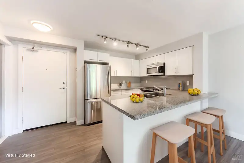 208 12075 EDGE STREET - photo 3 of 22