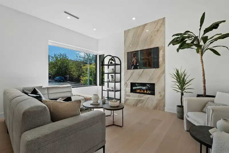 1605 E 21ST AVENUE - photo 3 of 36