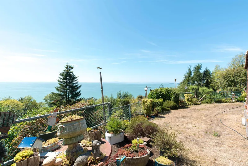 12816 13 AVENUE - photo 4 of 15