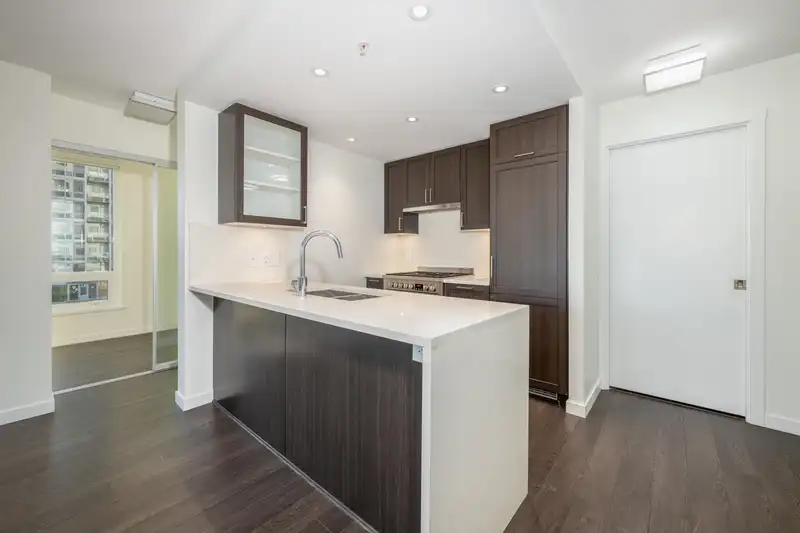 1607 5515 BOUNDARY ROAD - photo 4 of 24