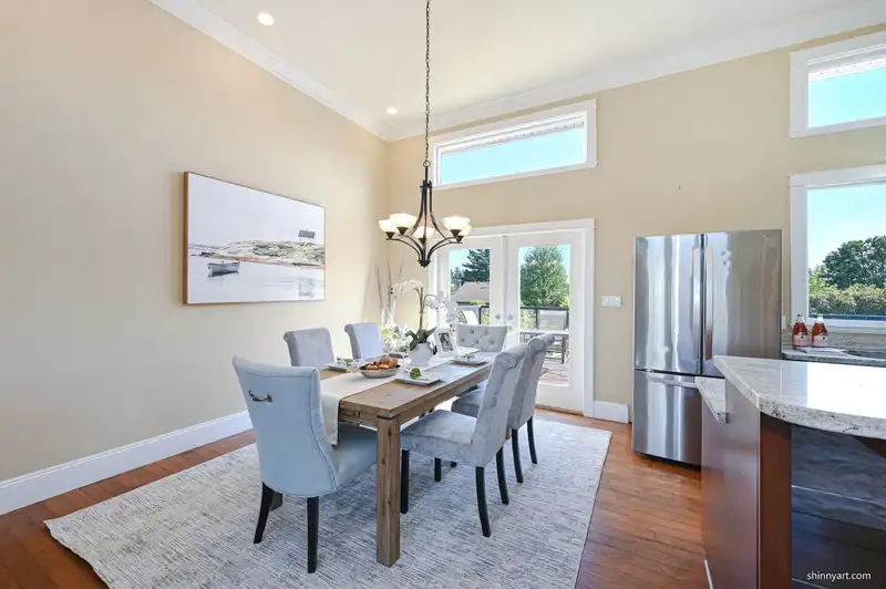 14476 17 AVENUE - photo 2 of 23
