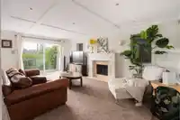 4333 LOCARNO CRESCENT - thumbnail 4