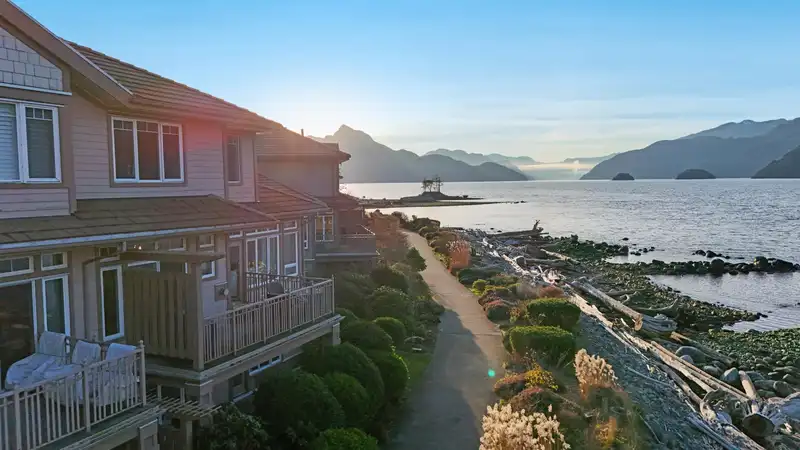 7 BEACH DRIVE - photo 2 of 40
