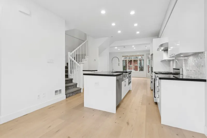 5961 OAK STREET - photo 4 of 9