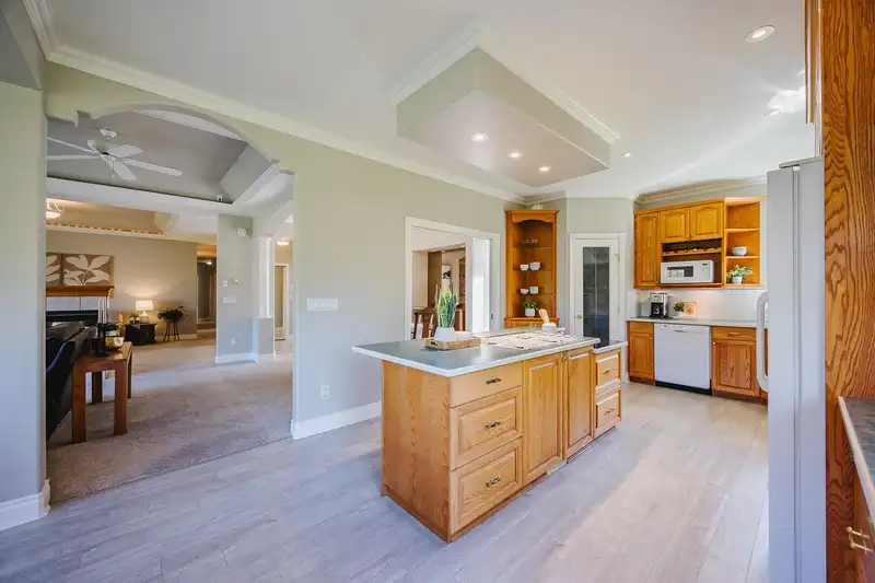 25131 130 AVENUE - photo 4 of 40