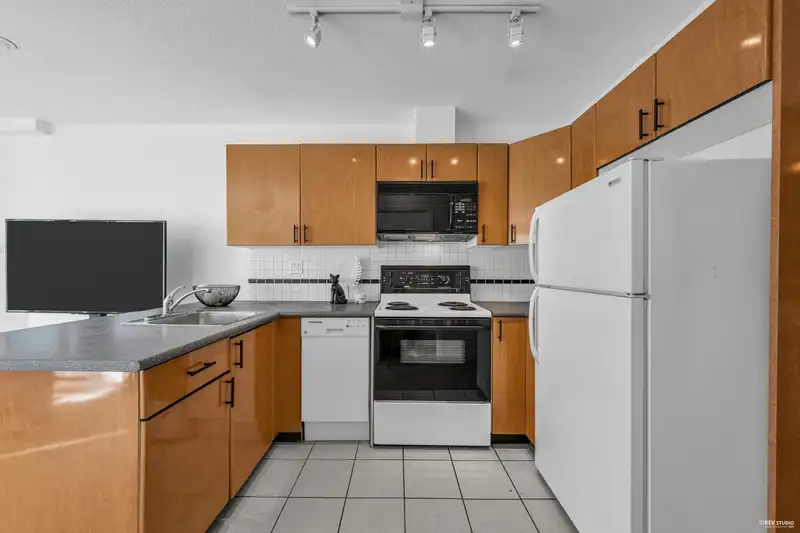 706 939 HOMER STREET - photo 4 of 30