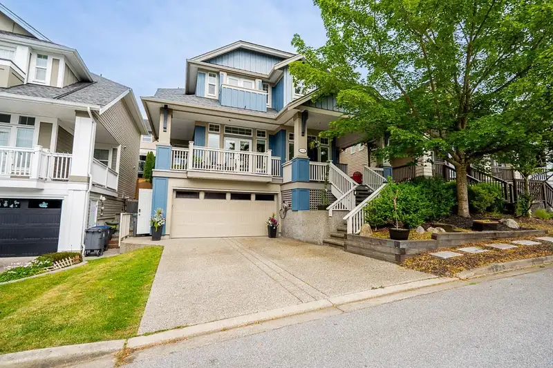 6074 163B STREET - photo 1 of 40