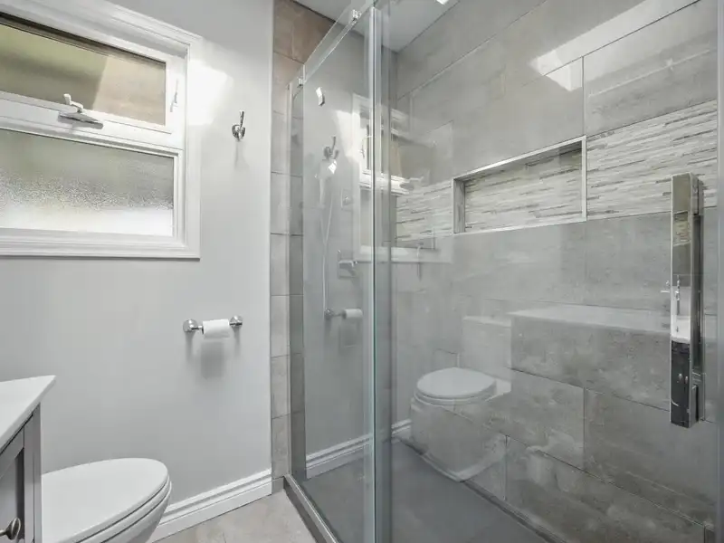 217 SANDRINGHAM AVENUE - photo 4 of 31