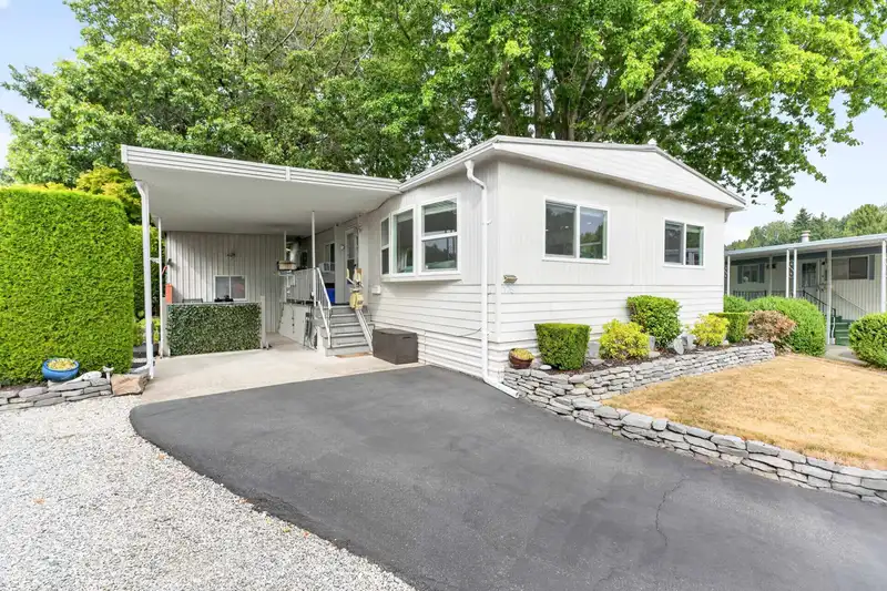 175 1840 160 STREET - photo 3 of 40