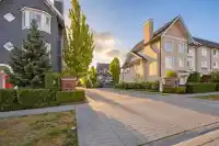 23 8438 207A STREET - thumbnail 1