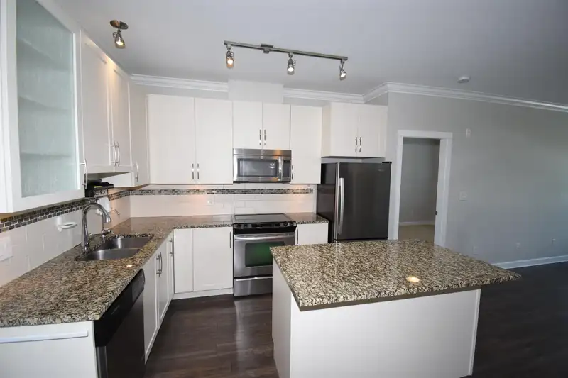 311 20861 83 AVENUE - photo 4 of 18