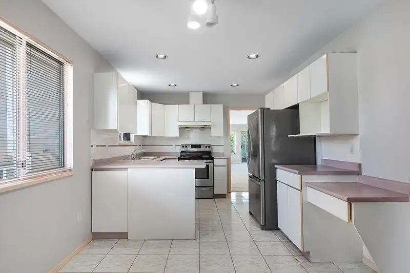 4368 PANDORA STREET - photo 3 of 36
