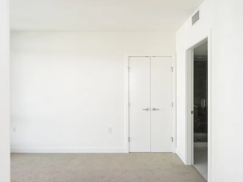 2105 7769 PARK CRESCENT - photo 3 of 10