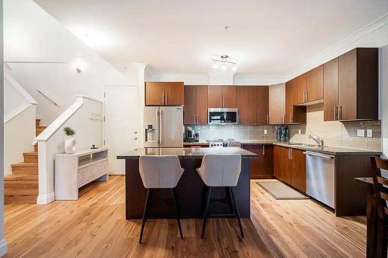 2 6233 LONDON ROAD - photo 1 of 29