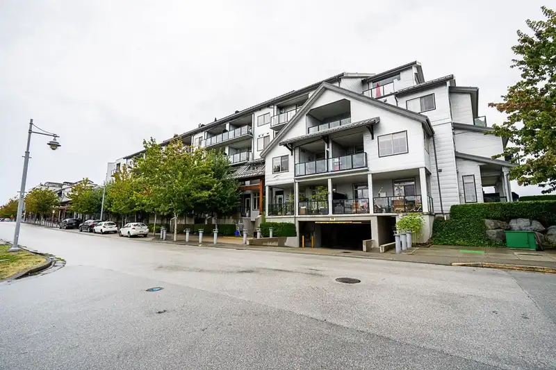 2 6233 LONDON ROAD - photo 2 of 29