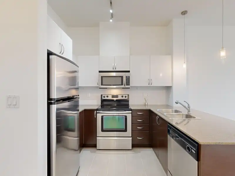 406 13789 107A AVENUE - photo 2 of 20