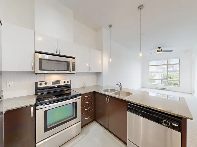 406 13789 107A AVENUE - photo 3 of 20