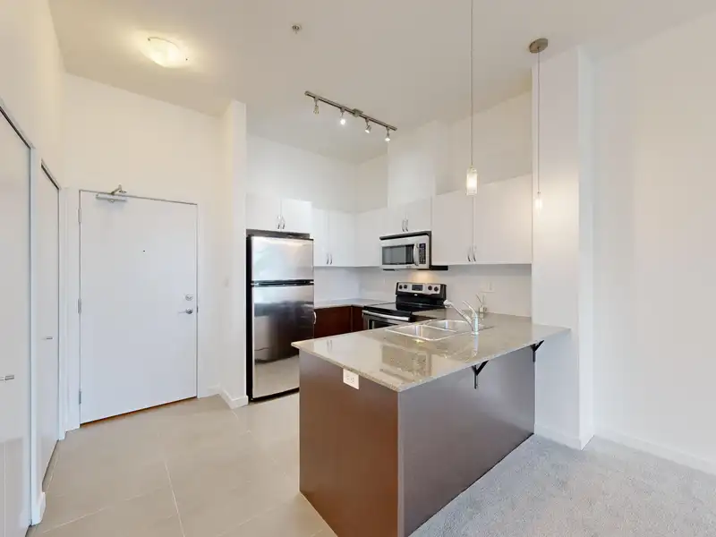 406 13789 107A AVENUE - photo 4 of 20