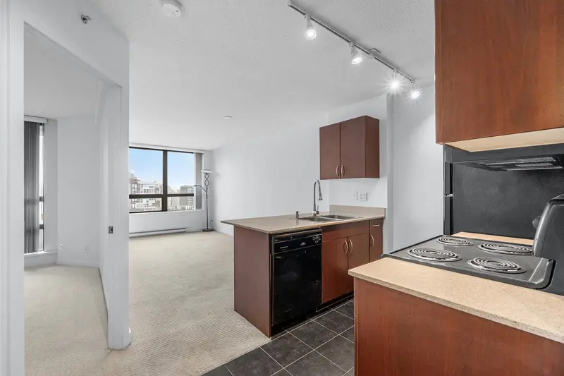 1832 938 SMITHE STREET - photo 3 of 21