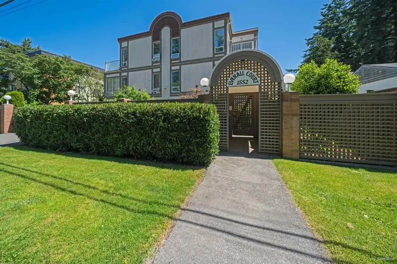 3 1552 EVERALL STREET - photo 2 of 25