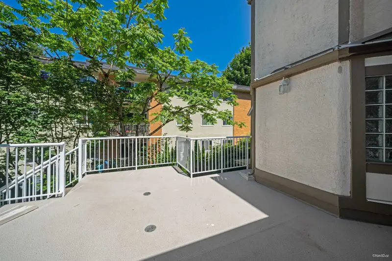 3 1552 EVERALL STREET - photo 3 of 25