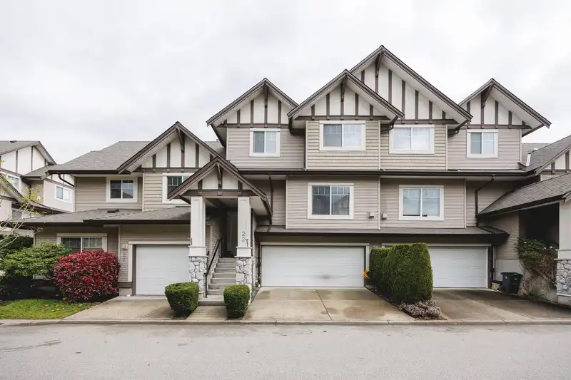 22 18181 68 AVENUE - photo 1 of 40