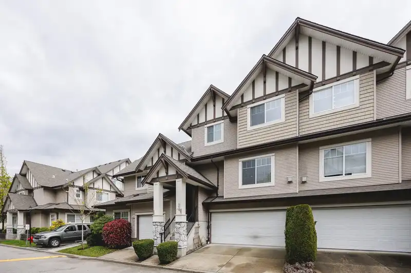 22 18181 68 AVENUE - photo 2 of 40