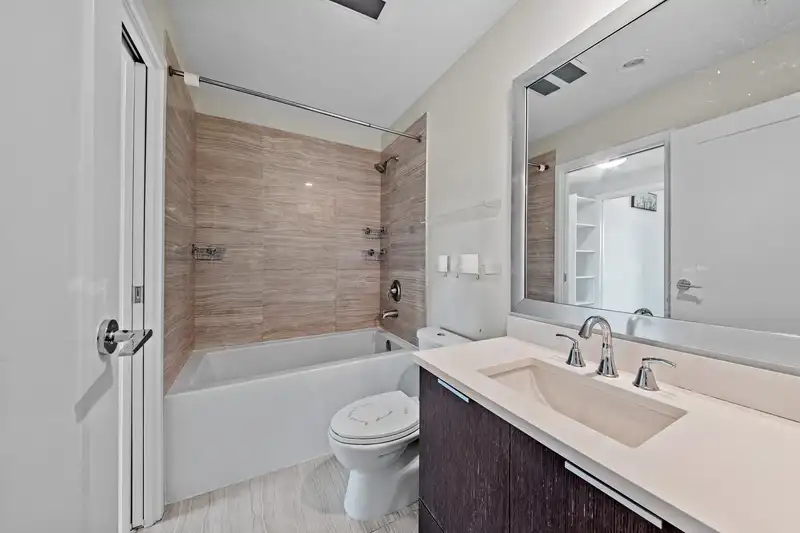 513 3333 SEXSMITH ROAD - photo 3 of 31