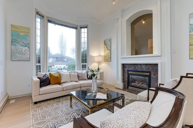 17079 57 AVENUE - photo 4 of 25