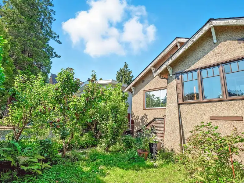 2147 E 1ST AVENUE - photo 1 of 26