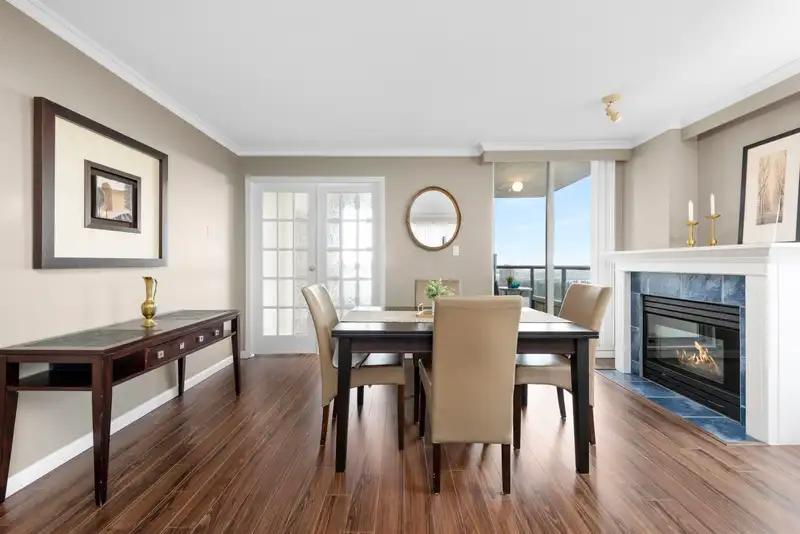 1909 7077 BERESFORD STREET - photo 3 of 40
