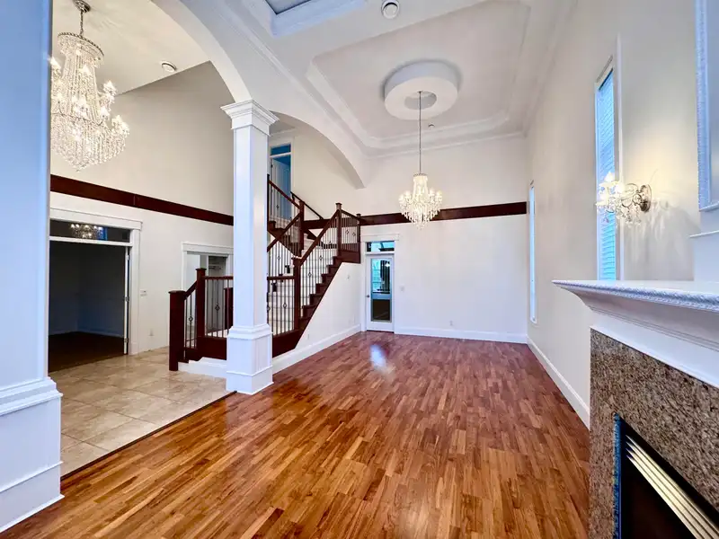 3411 NEWMORE AVENUE - photo 4 of 24
