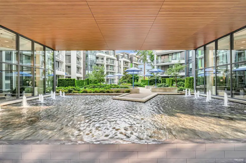 527 3563 ROSS DRIVE - photo 2 of 25