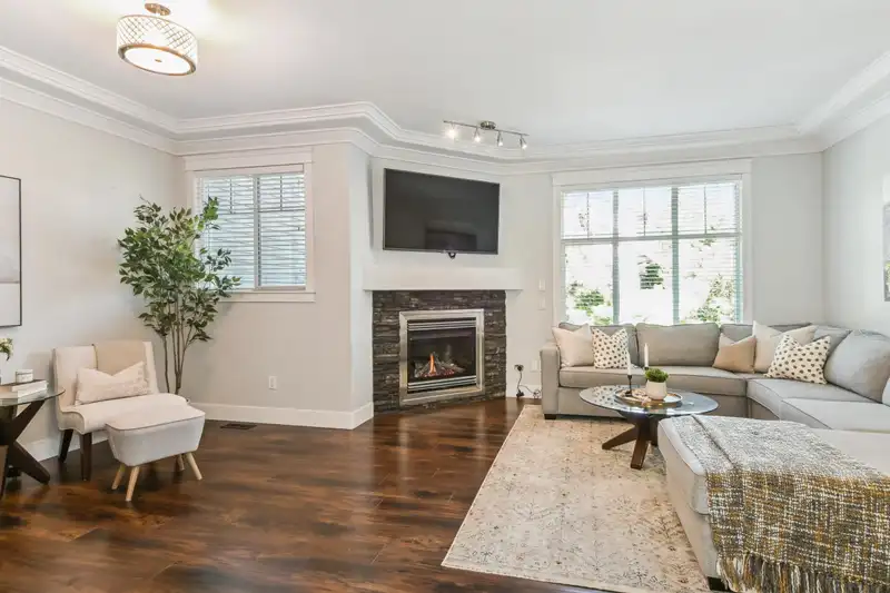 17 16760 61 AVENUE - photo 3 of 29